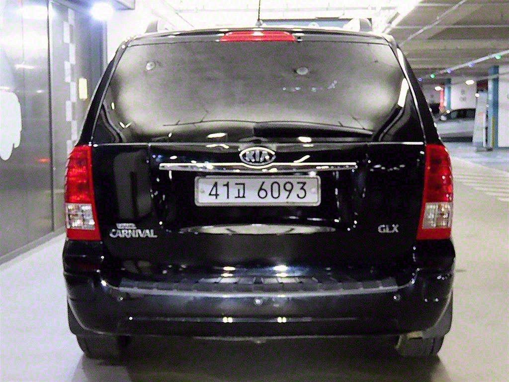 KIA Carnival - Vista 5