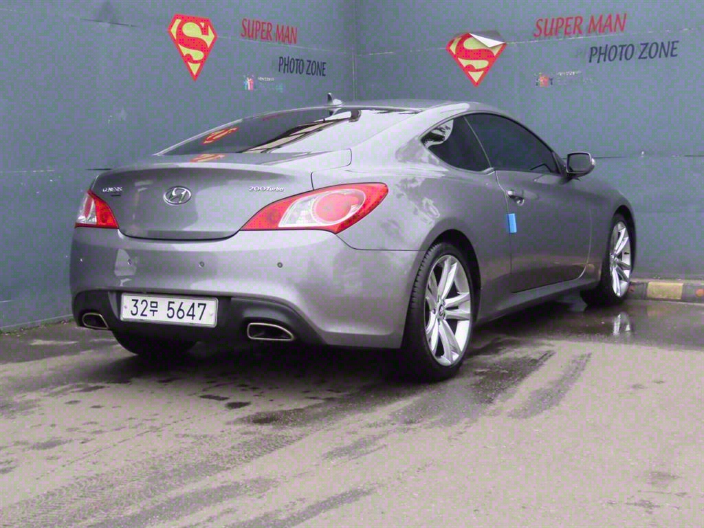 HYUNDAI Genesis - Vista 7