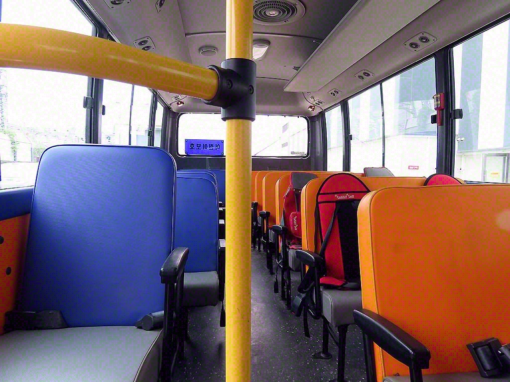 medium and large bus Hyundai bus - Vista 8