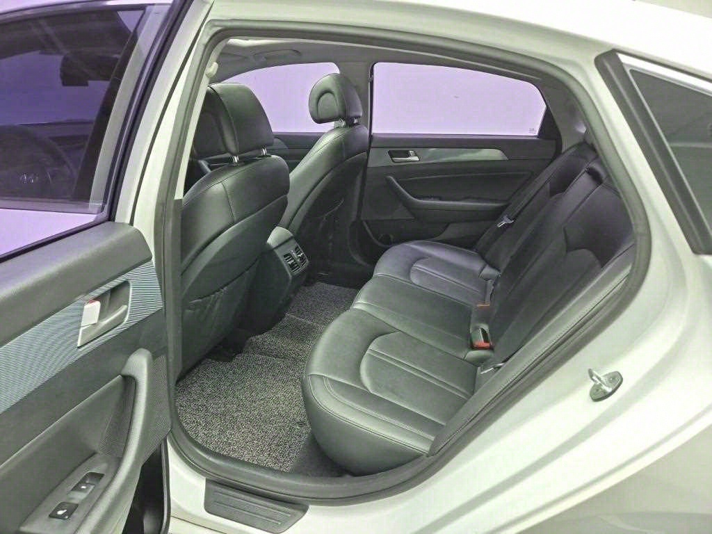 HYUNDAI Sonata - Vista 12