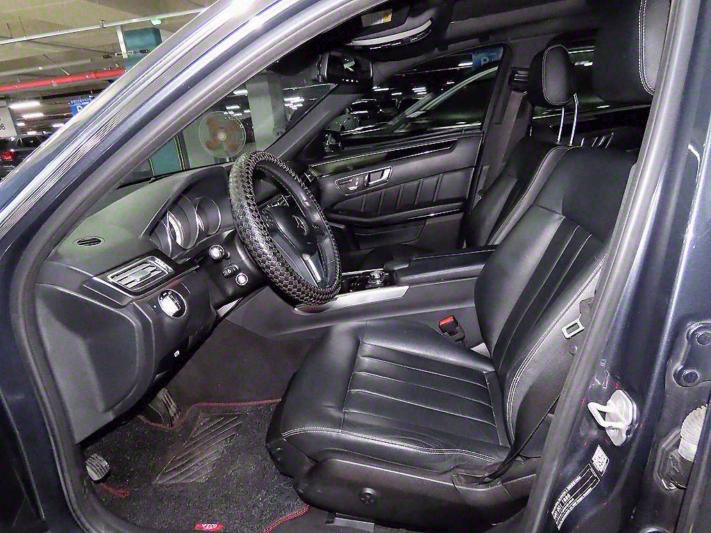 Mercedes Benz E class - Vista 6