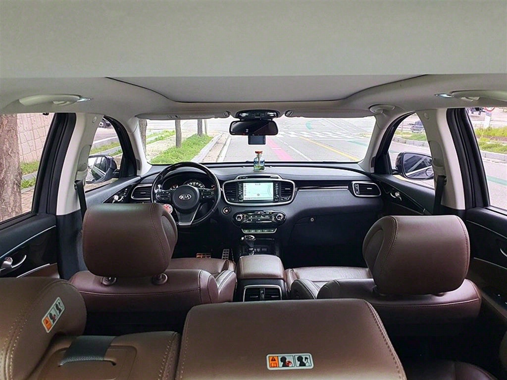 KIA Sorento - Vista 9