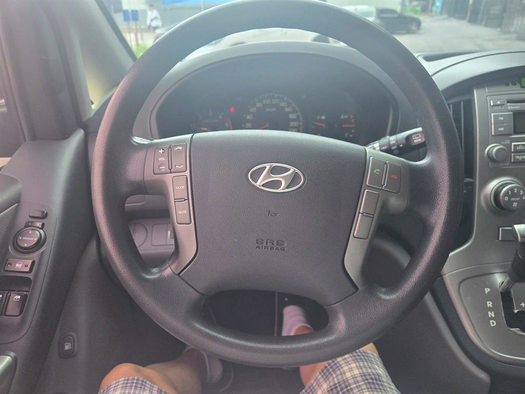 HYUNDAI Starex - Vista 8