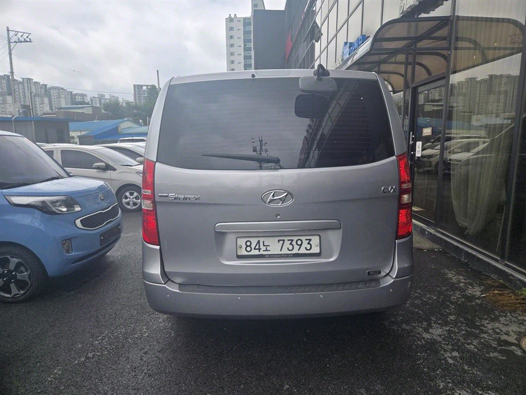 HYUNDAI Starex - Vista 4