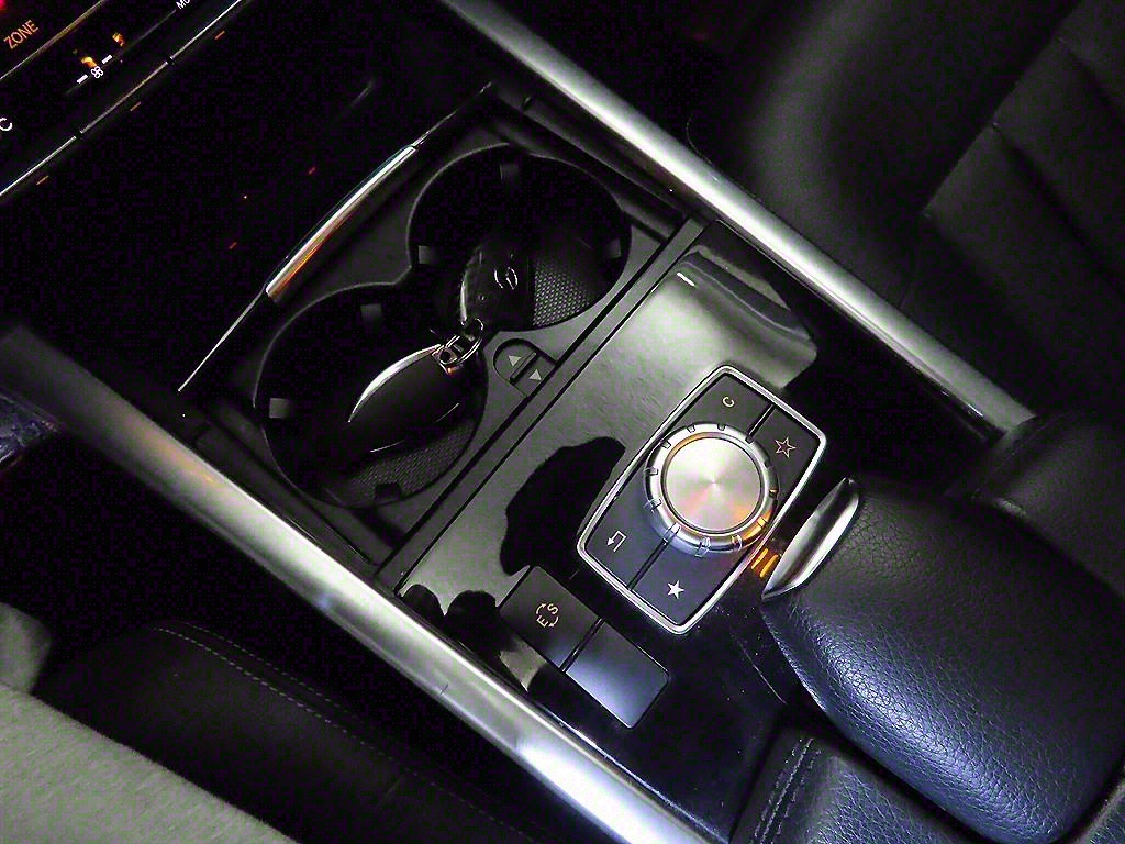 Mercedes Benz E class - Vista 12