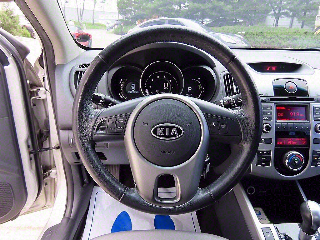 KIA Forte - Vista 8
