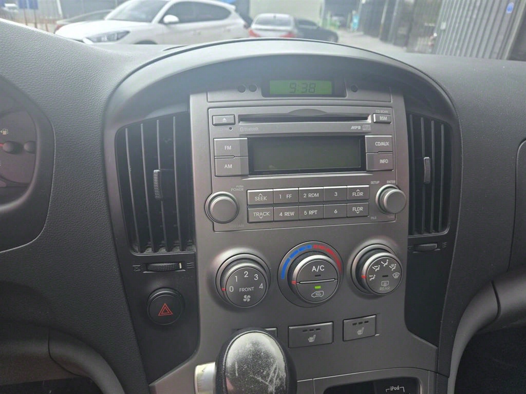 HYUNDAI Starex - Vista 9