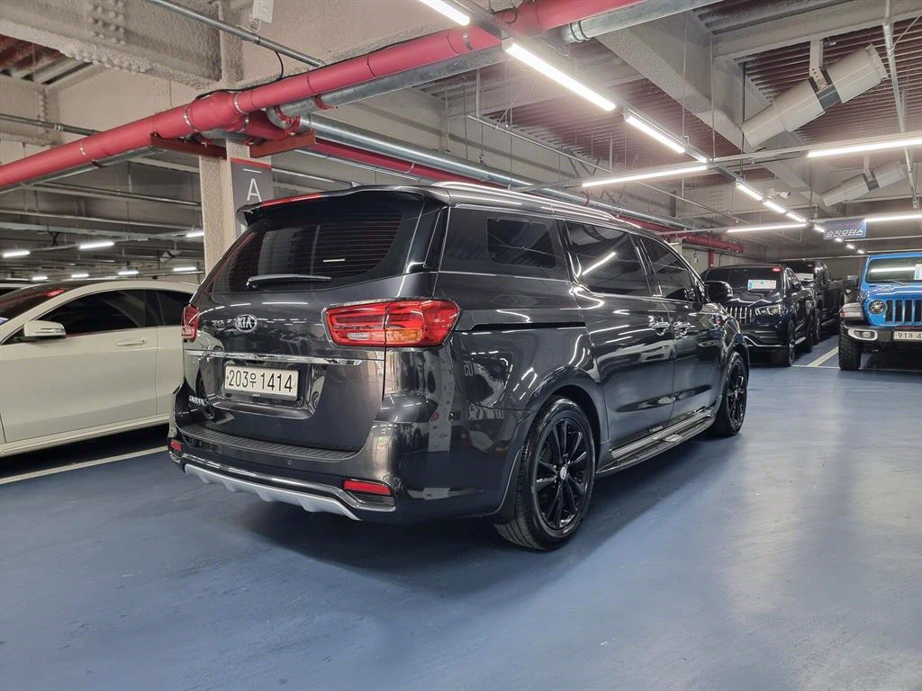 KIA Carnival - Vista 4