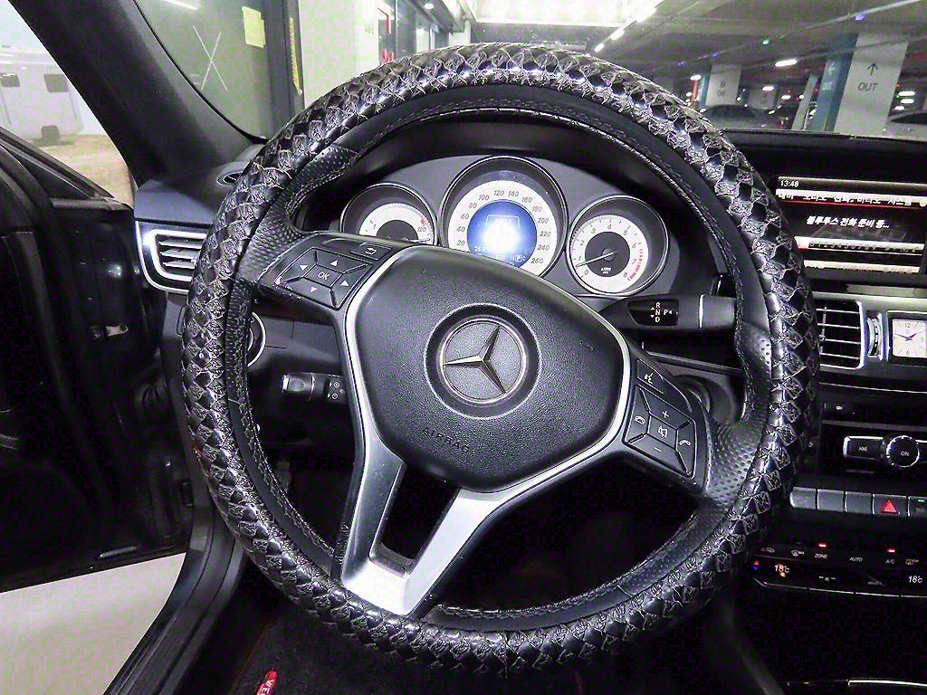 Mercedes Benz E class - Vista 8