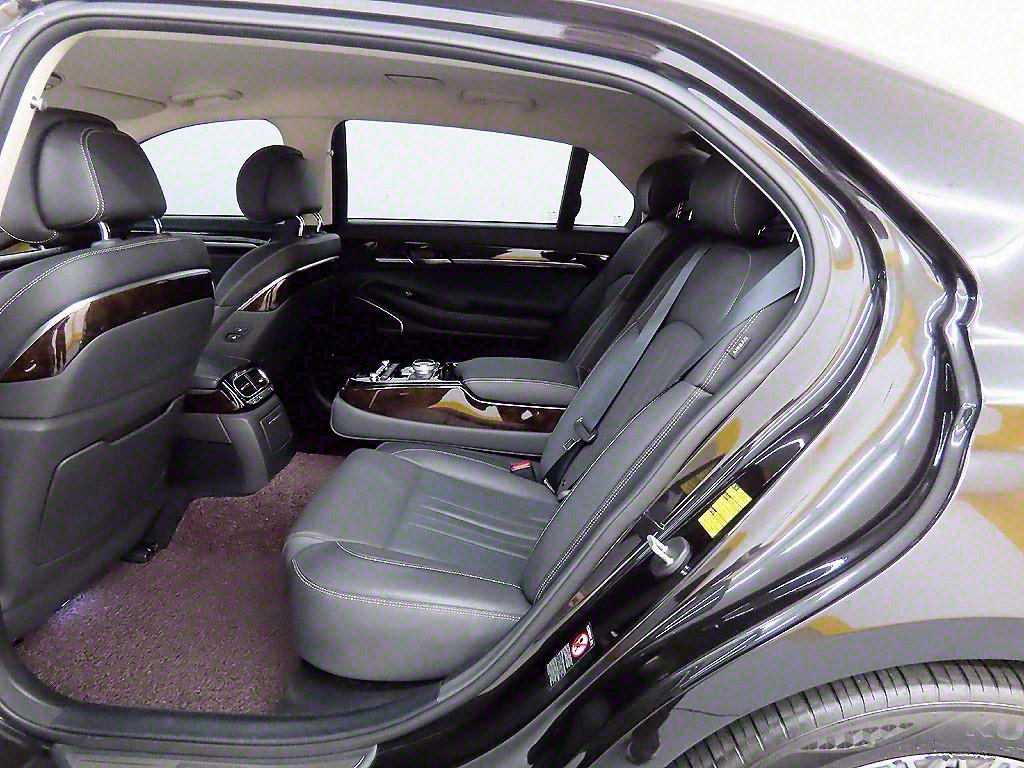 Genesis G90 - Vista 6