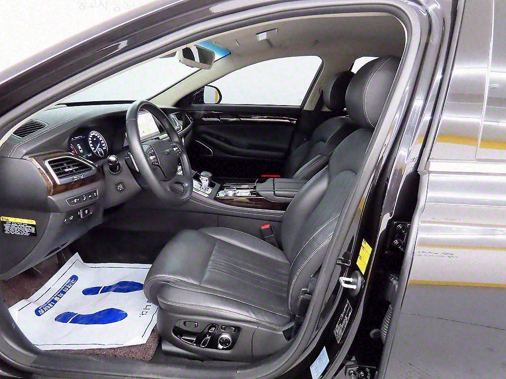 Genesis G90 - Vista 5