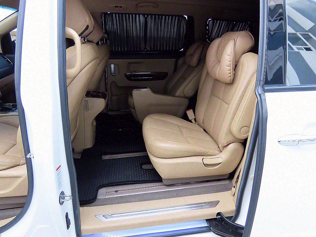 KIA Carnival - Vista 6