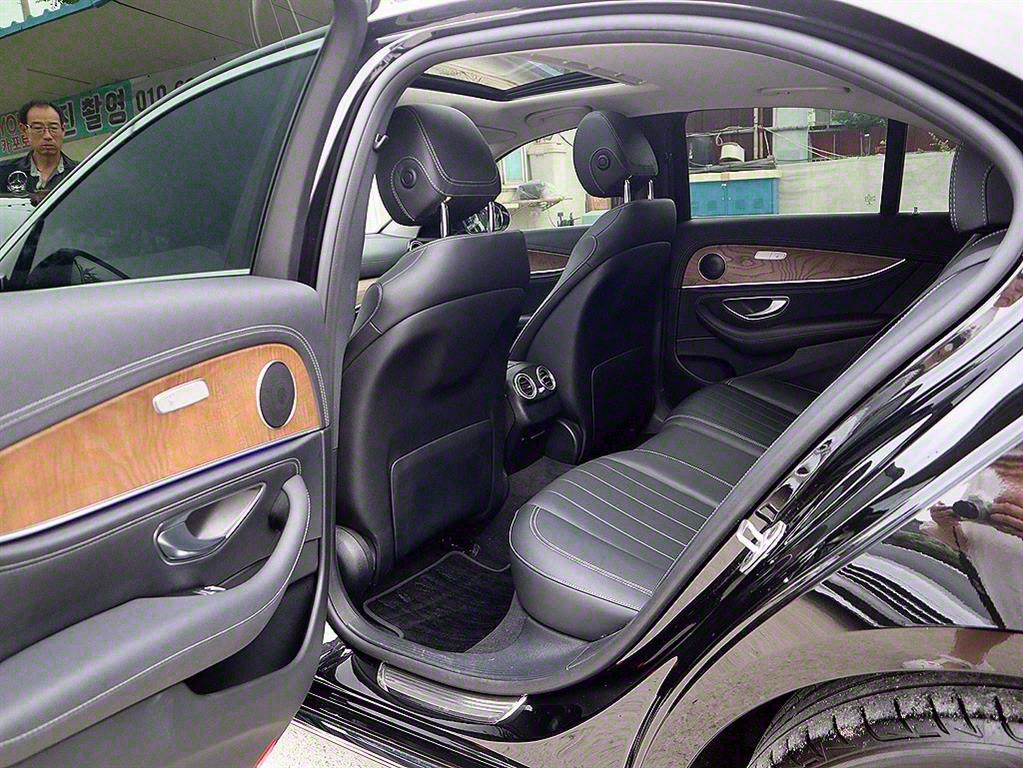 Mercedes Benz E class 2019 Negro - Importación desde Corea - HF Imports Iquique - Foto 7