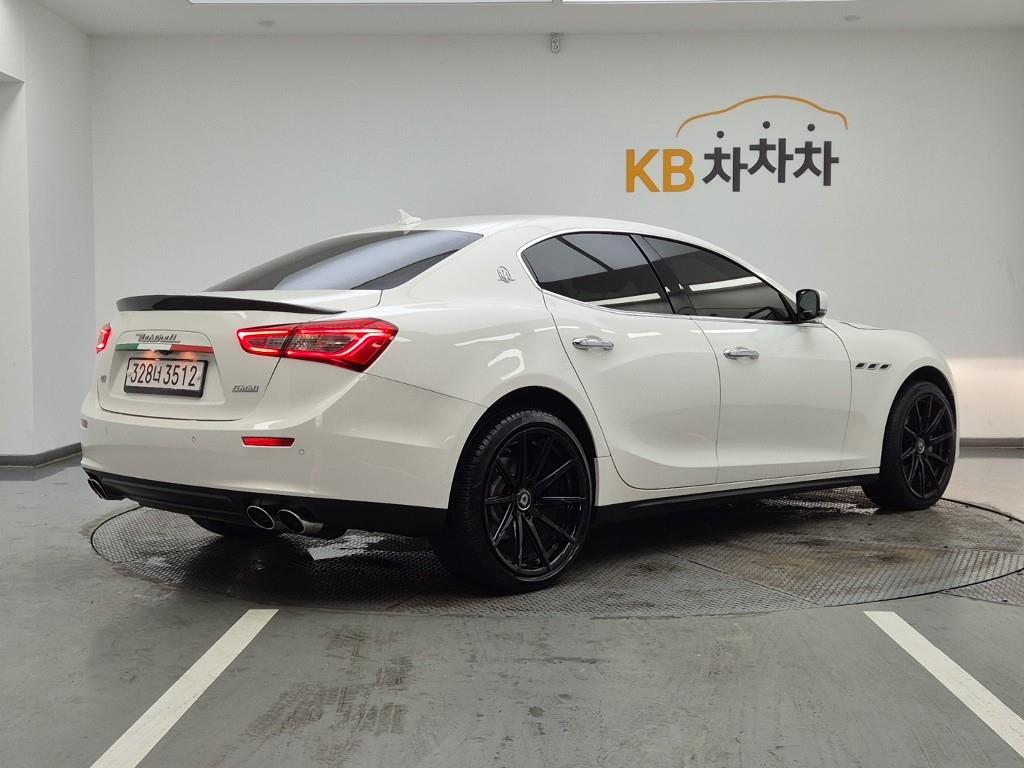 Maserati Ghibli - Vista 4