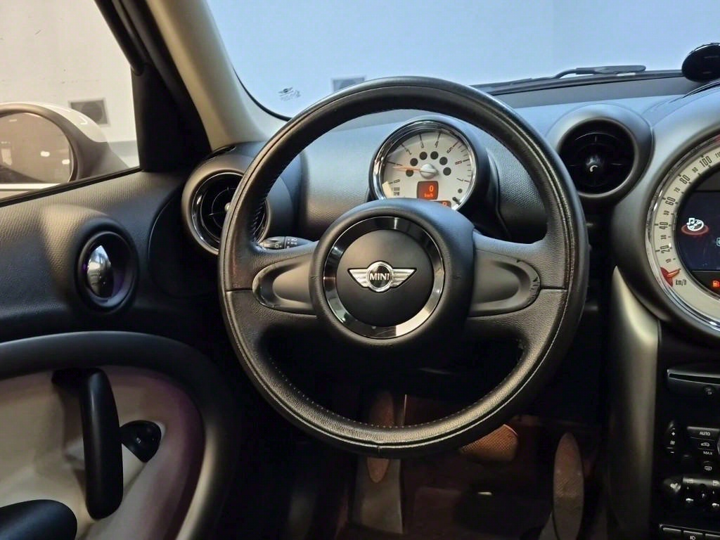 Mini Countryman - Vista 8