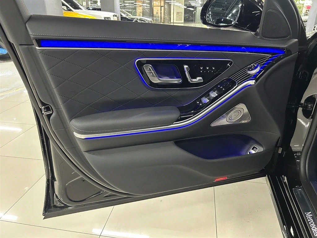 Mercedes Benz S Class - Vista 10