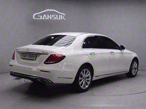 Mercedes Benz E class - Vista 8