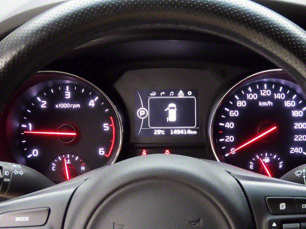 KIA Carnival - Vista 5