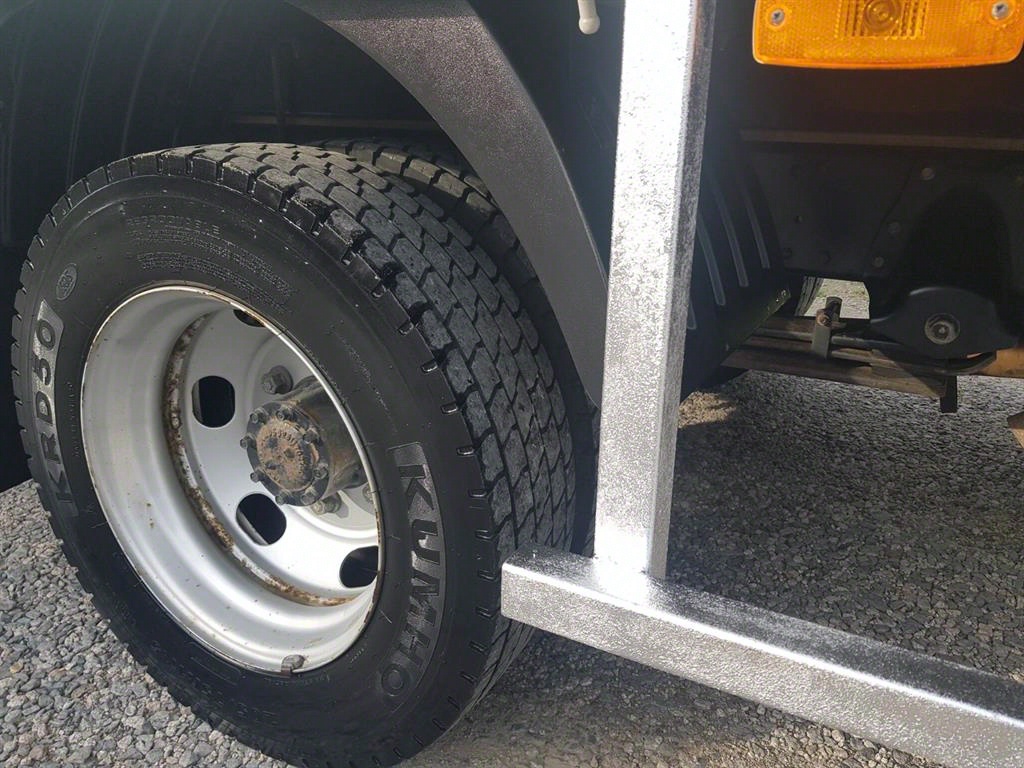 medium and large cargo truck - Vista 6