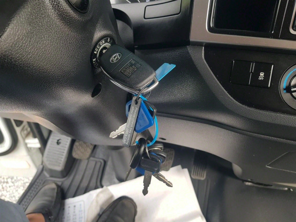 medium and large cargo truck 2019 Blanco - Importación desde Corea - HF Imports Iquique - Foto 17