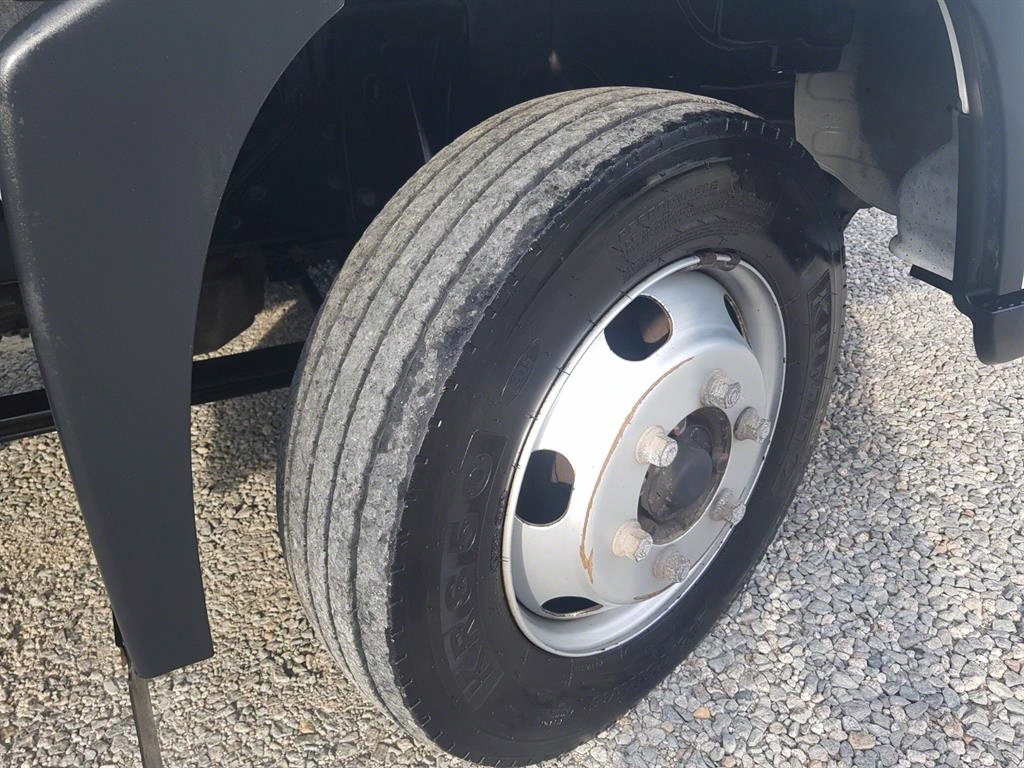 medium and large cargo truck - Vista 7