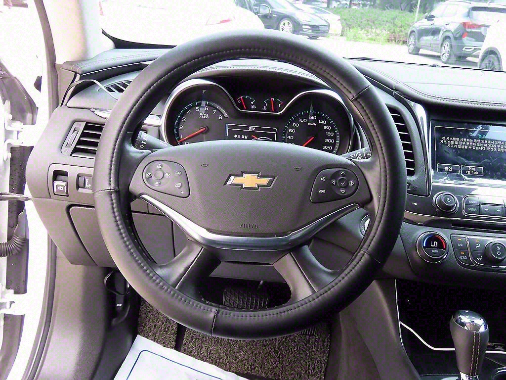 Chevrolet Impala - Vista 8