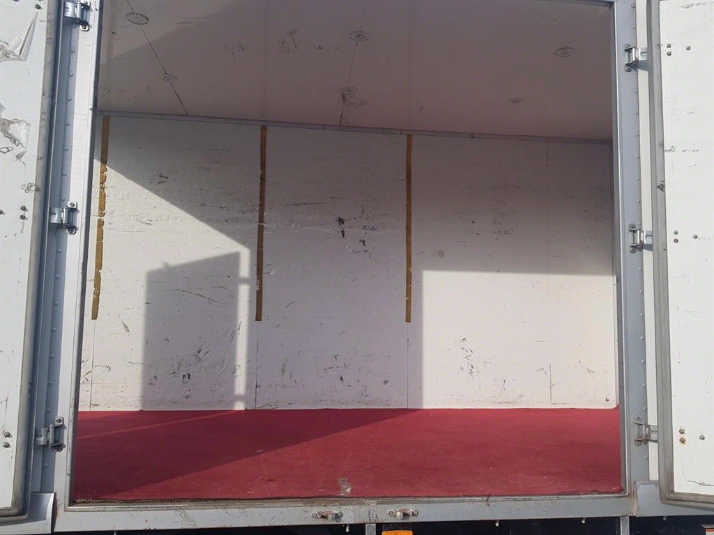 medium and large cargo truck - Vista 8