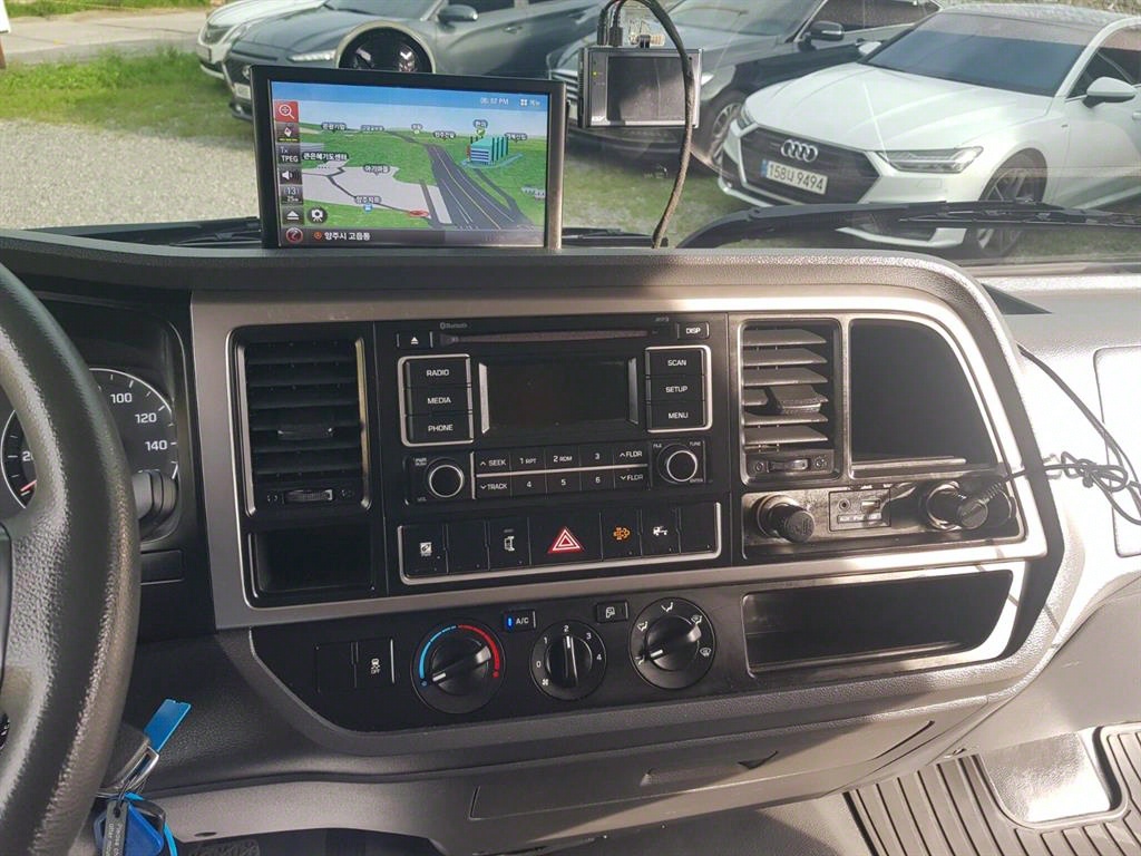 medium and large cargo truck 2019 Blanco - Importación desde Corea - HF Imports Iquique - Foto 13