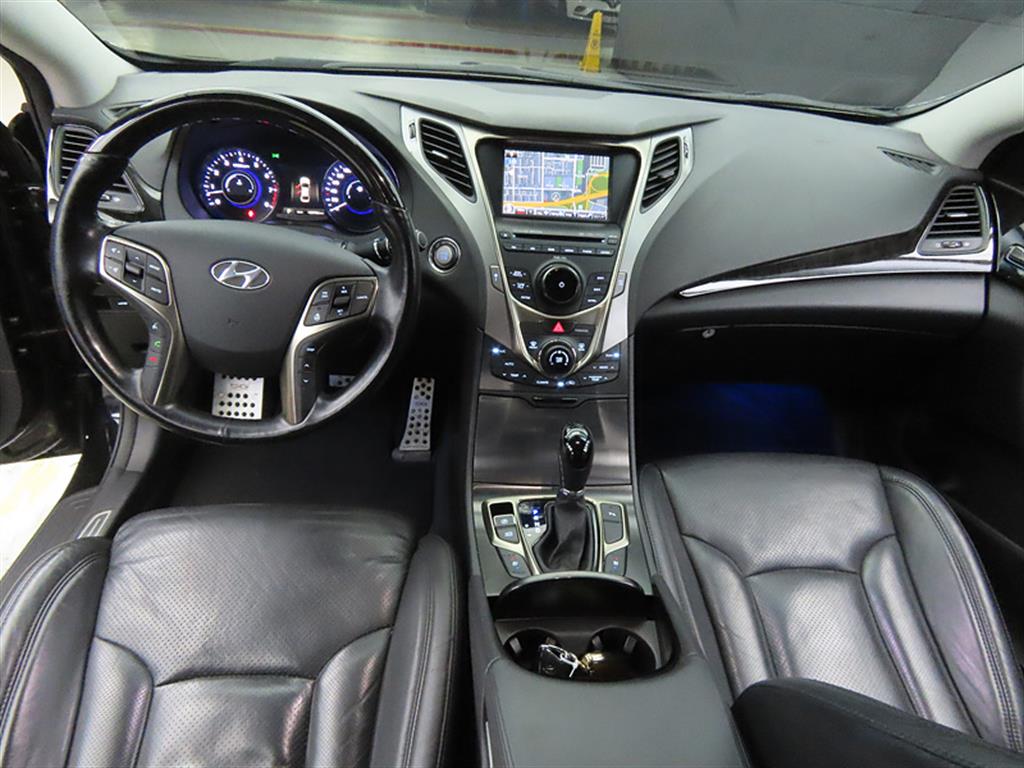 HYUNDAI Grandeur - Vista 7