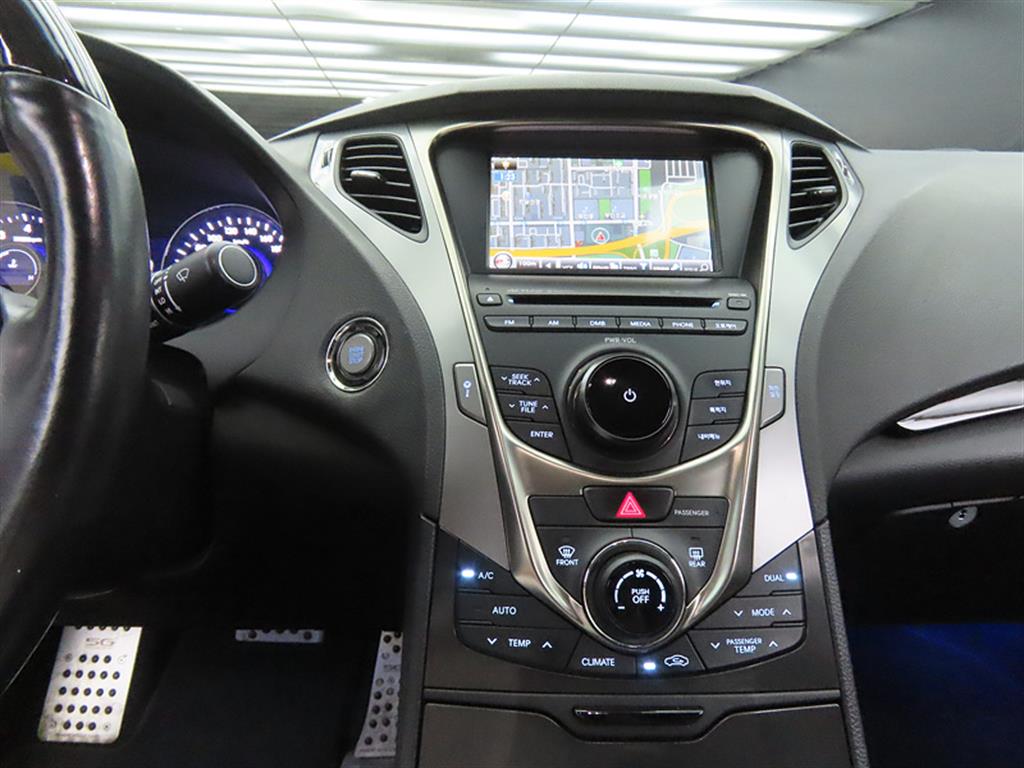 HYUNDAI Grandeur - Vista 12