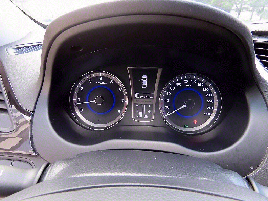 HYUNDAI Grandeur - Vista 9