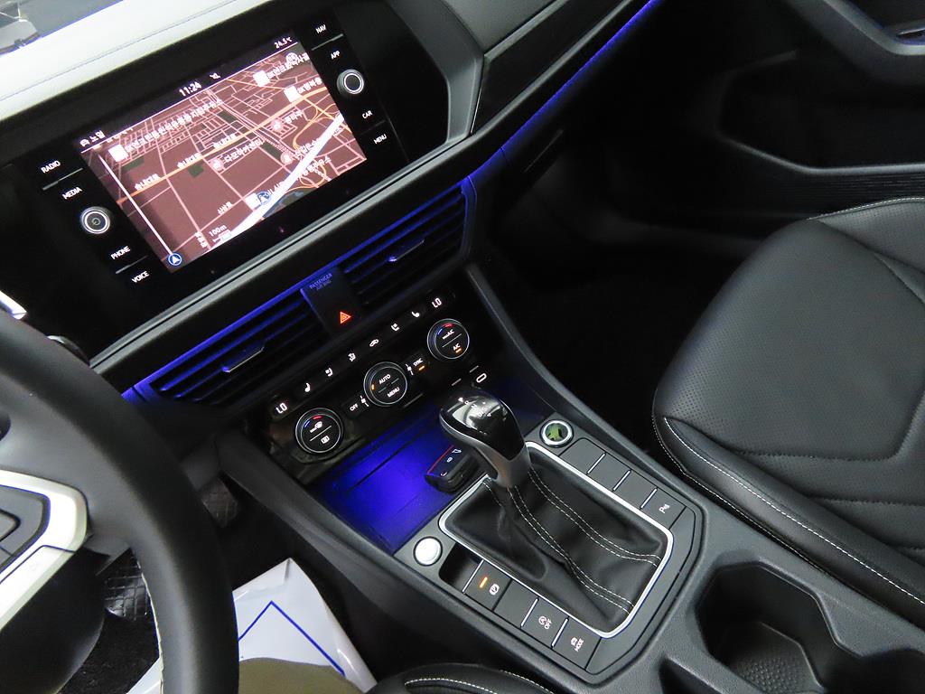 Volkswagen Jetta - Vista 9