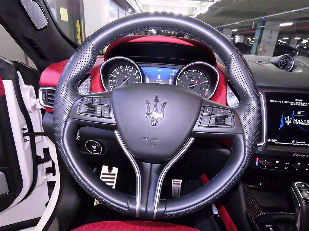 Maserati Levante - Vista 8