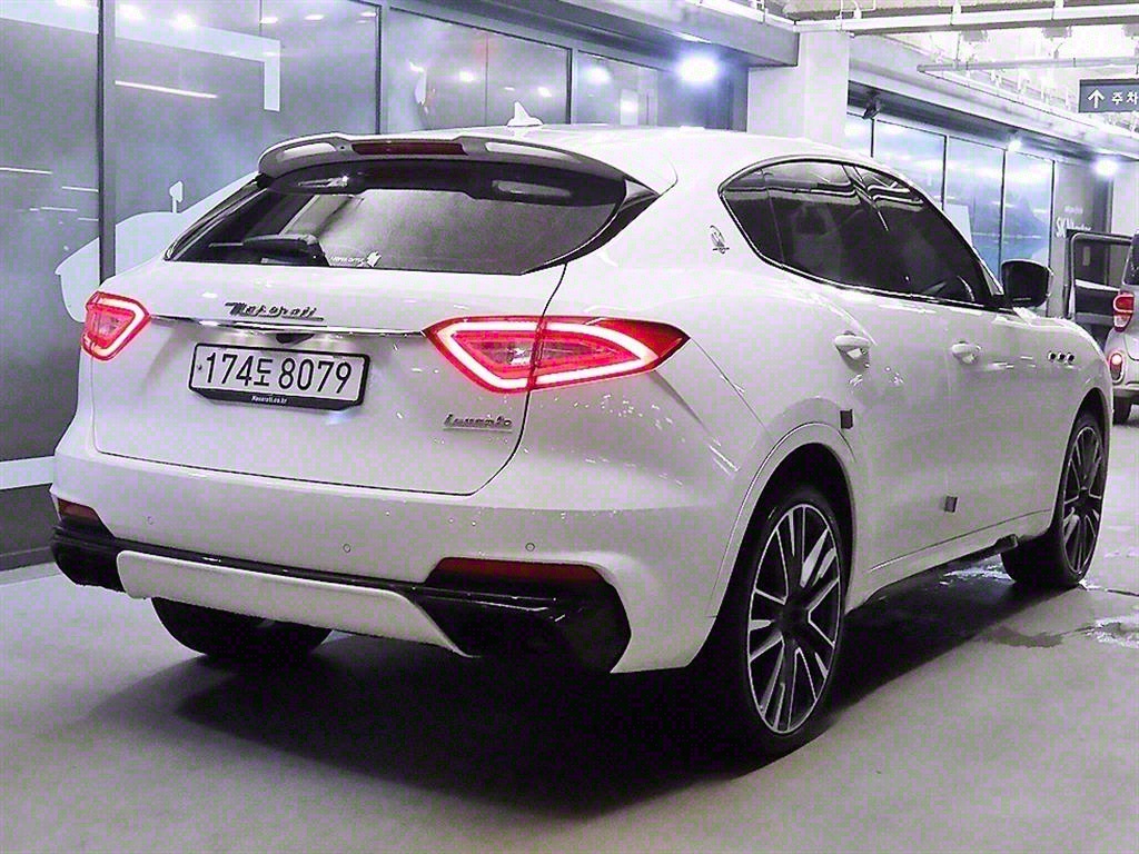 Maserati Levante - Vista 4