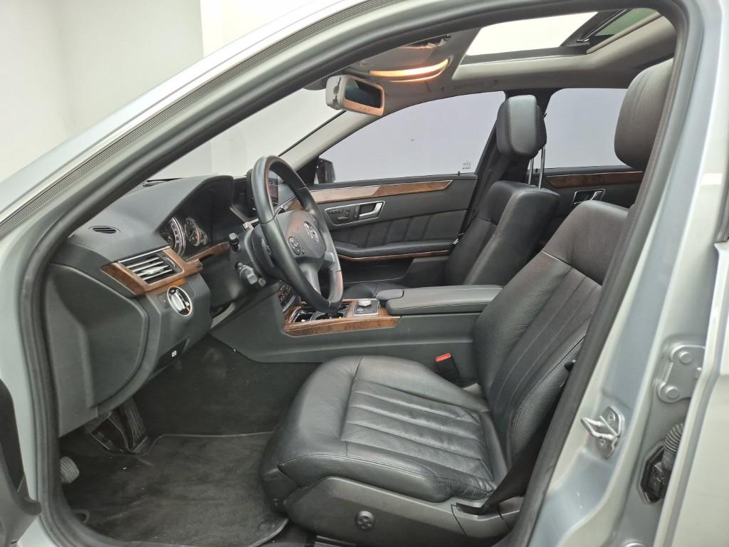 Mercedes Benz E class - Vista 11