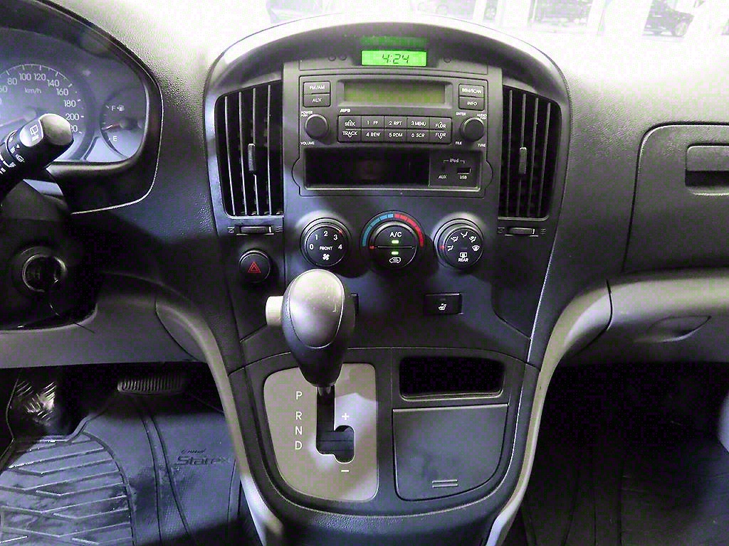 HYUNDAI Starex - Vista 11