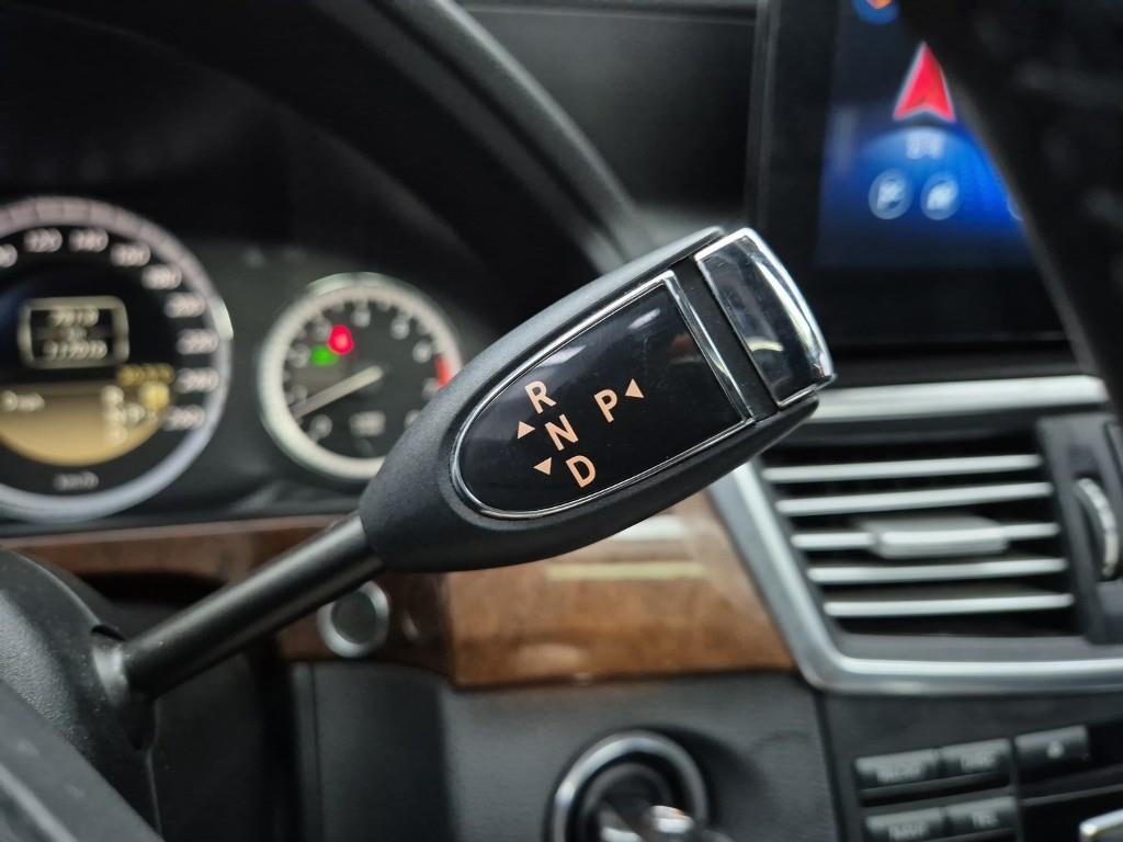 Mercedes Benz E class - Vista 8