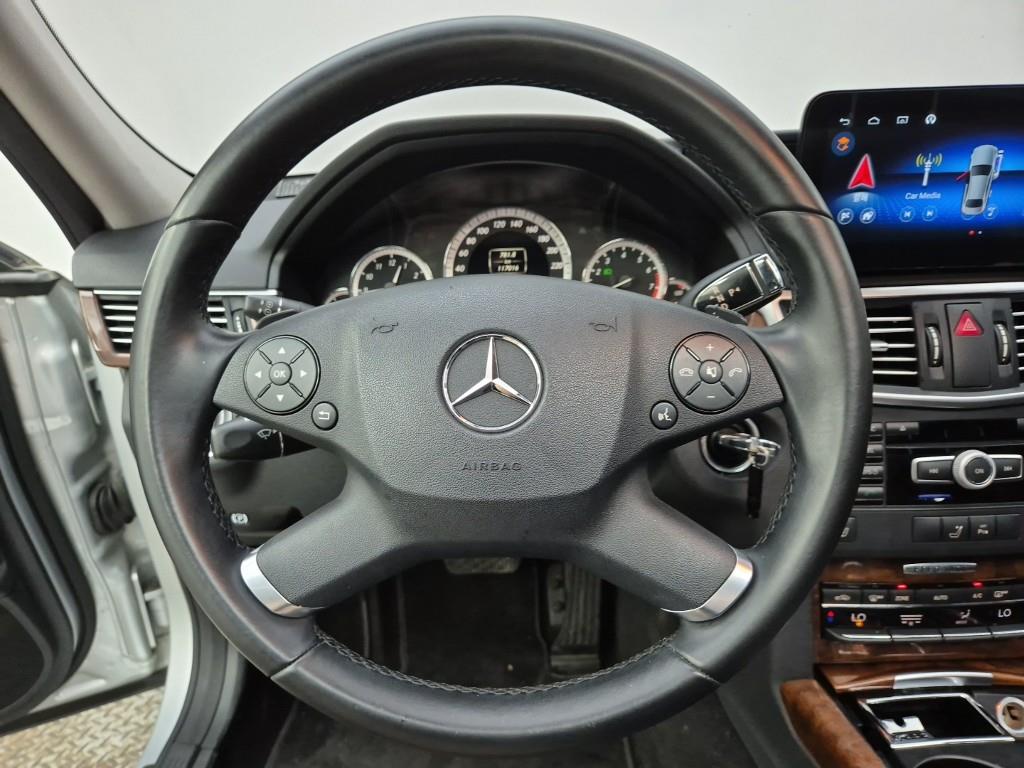 Mercedes Benz E class - Vista 9