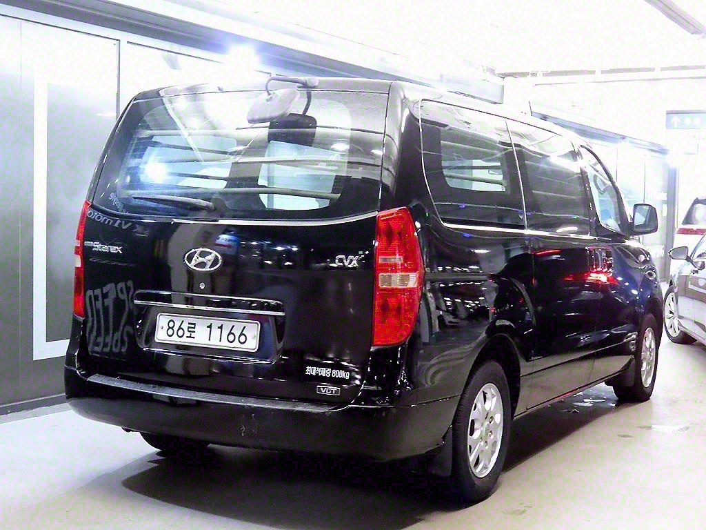 HYUNDAI Starex - Vista 4
