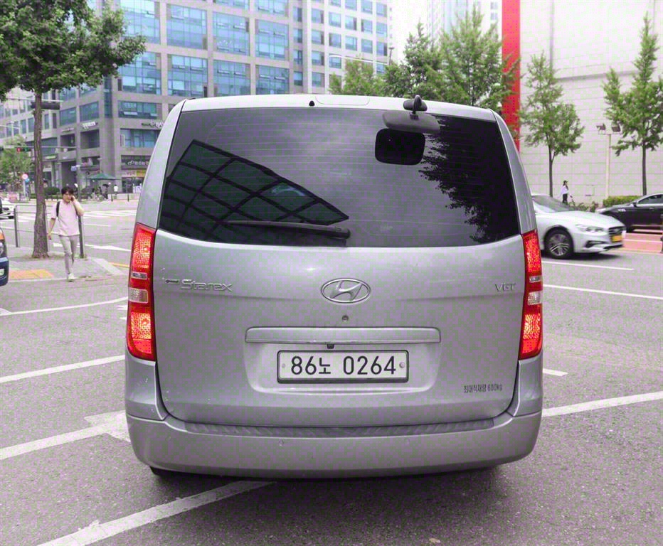 HYUNDAI Starex - Vista 11