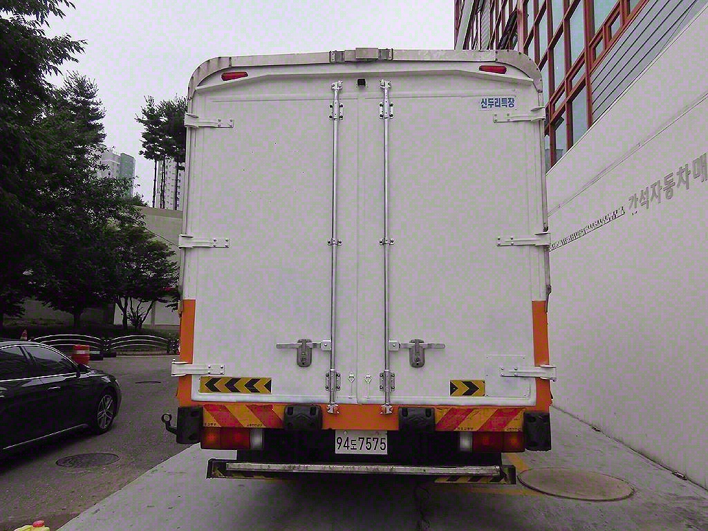 medium and large cargo truck - Vista 7