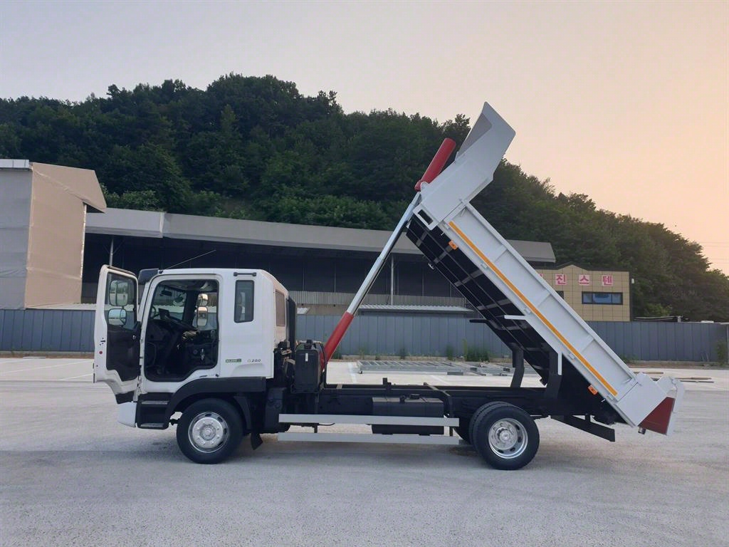 medium and large cargo dump - Vista 12