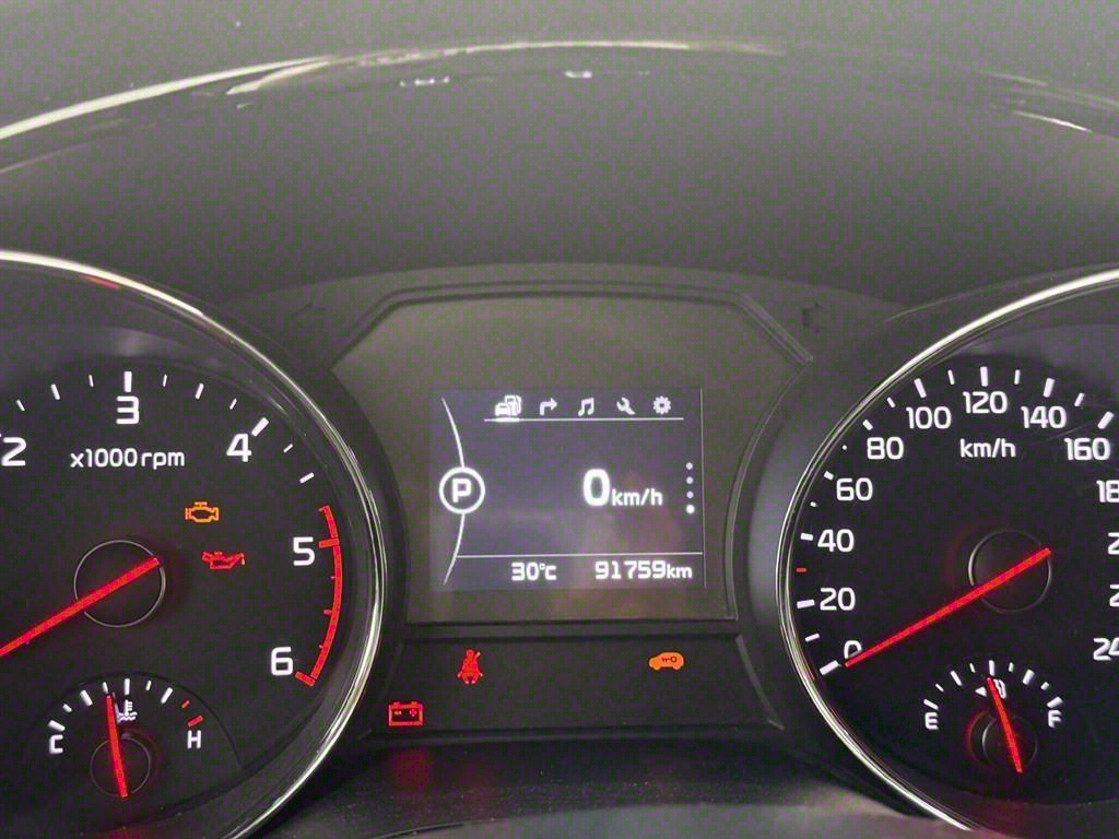 KIA Carnival - Vista 8