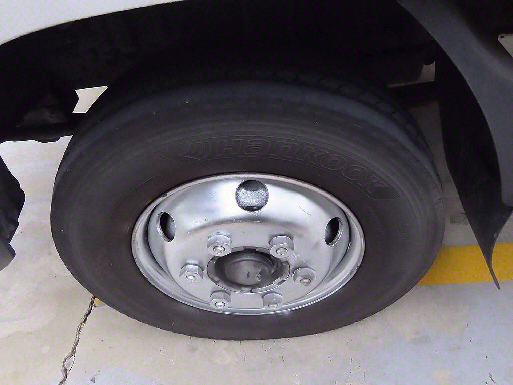 medium and large cargo truck - Vista 9