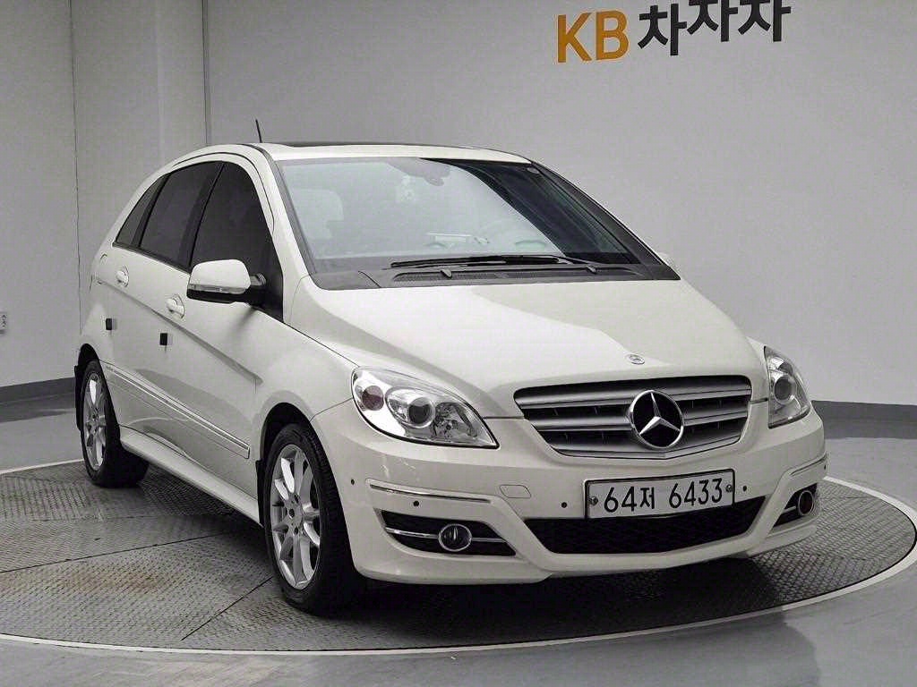 Mercedes Benz B Class (MY B) - Vista 4