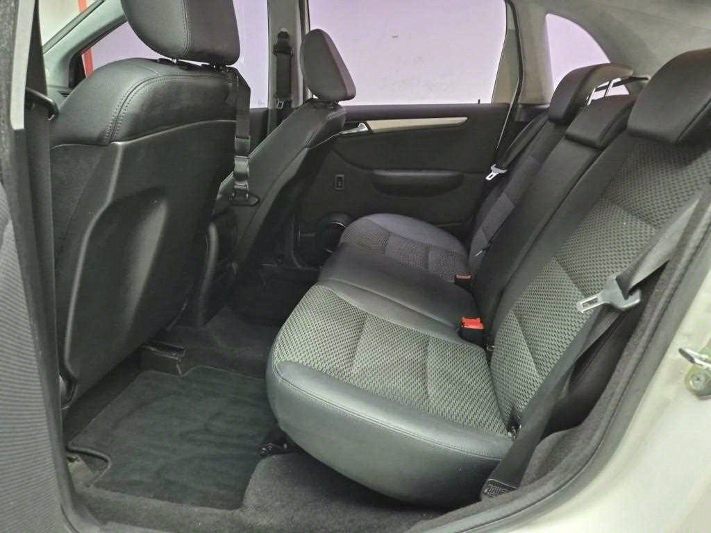 Mercedes Benz B Class (MY B) - Vista 12