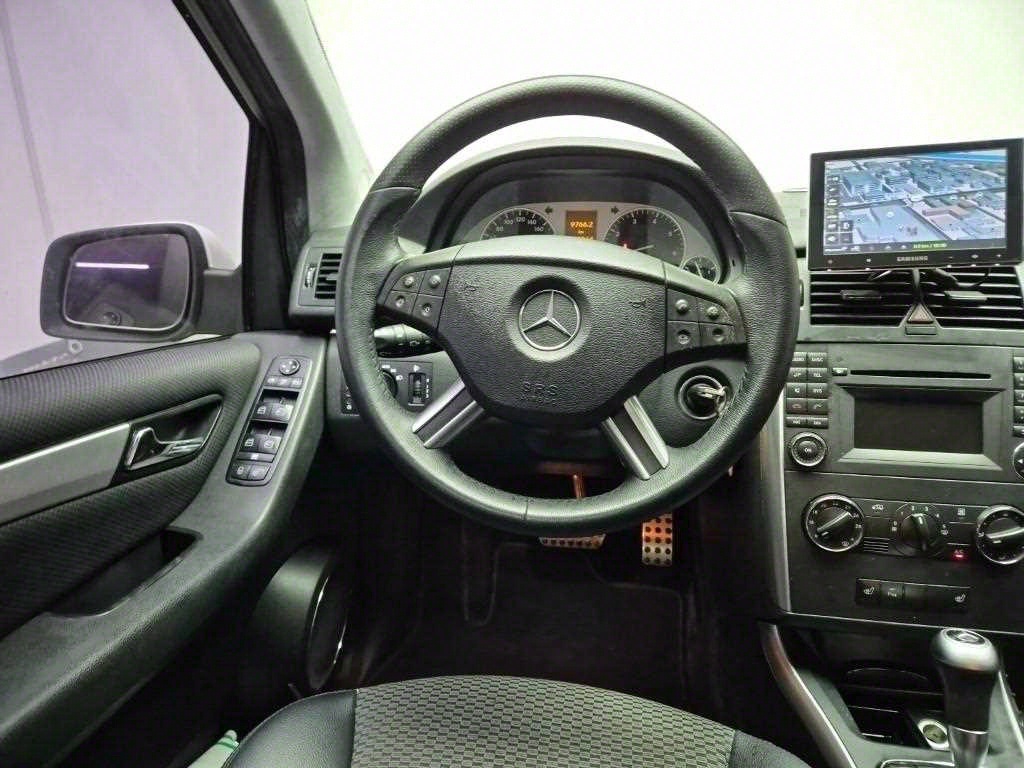 Mercedes Benz B Class (MY B) - Vista 9