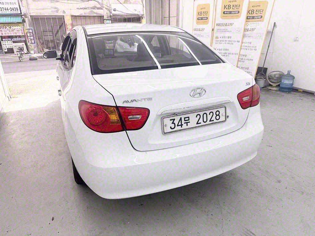 HYUNDAI Avante - Vista 4