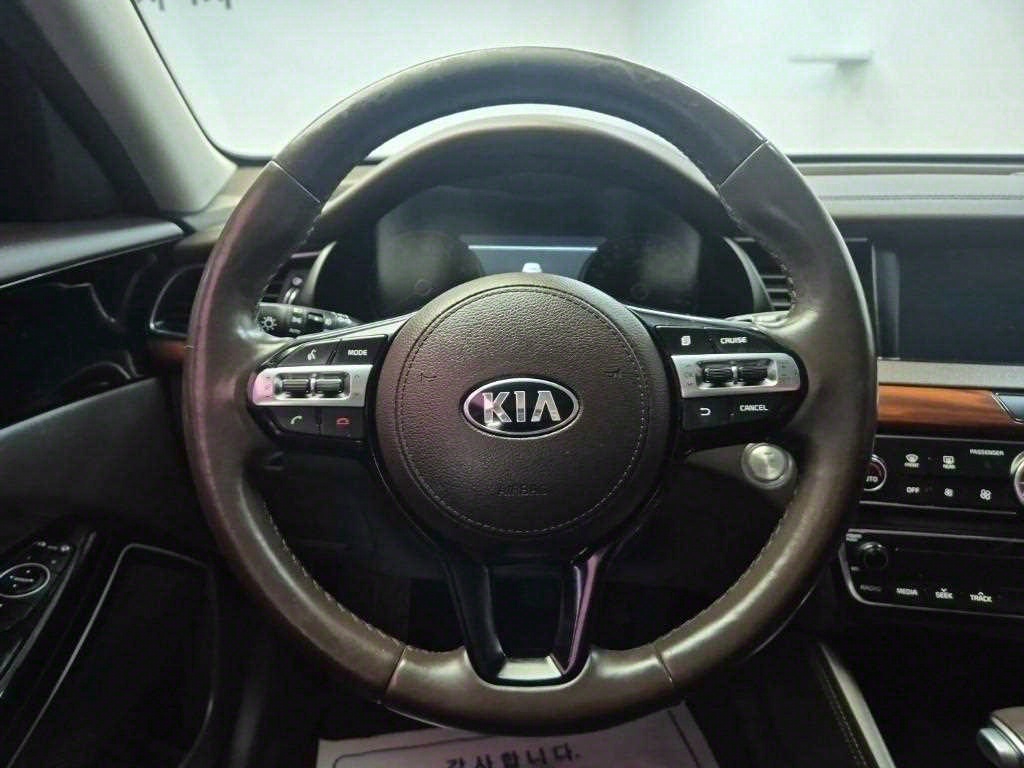 KIA K7 - Vista 9