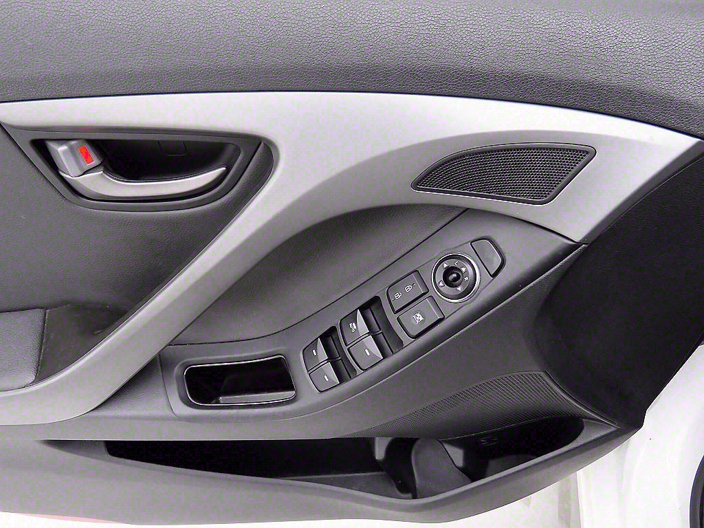 HYUNDAI Avante - Vista 8